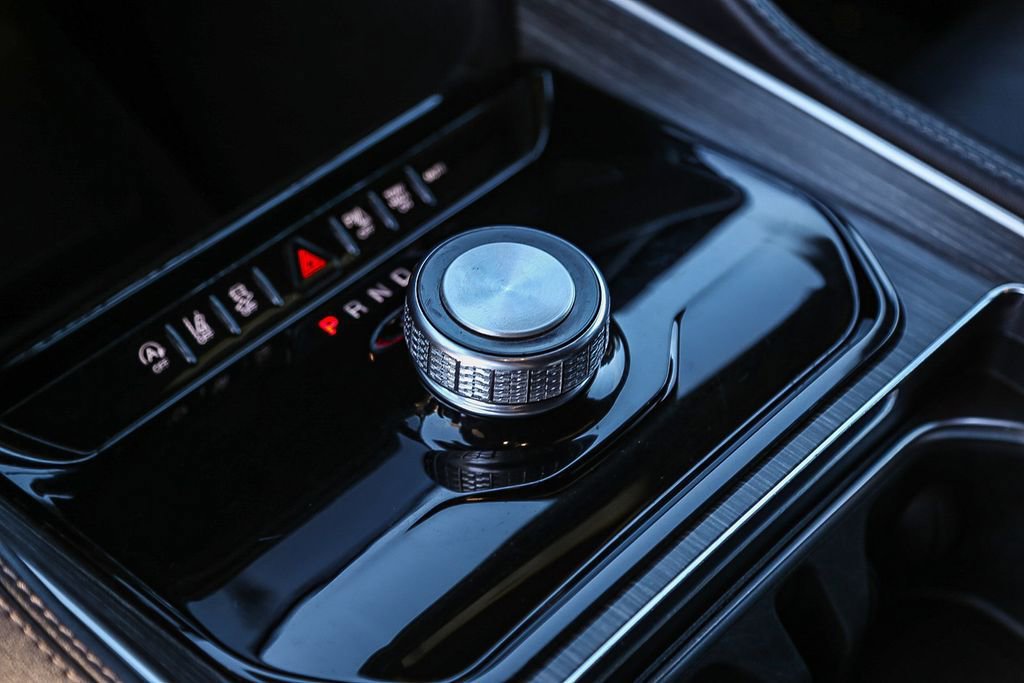 Used 2024 Jeep Wagoneer L Series II image 21