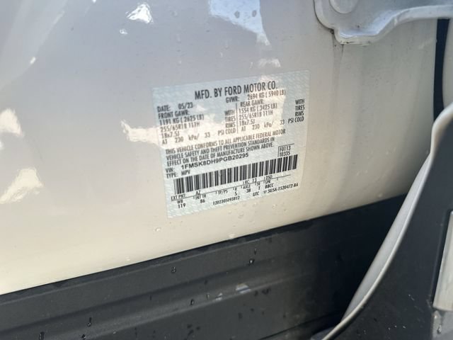 Used 2023 Ford Explorer XLT AWD/4WD image 35