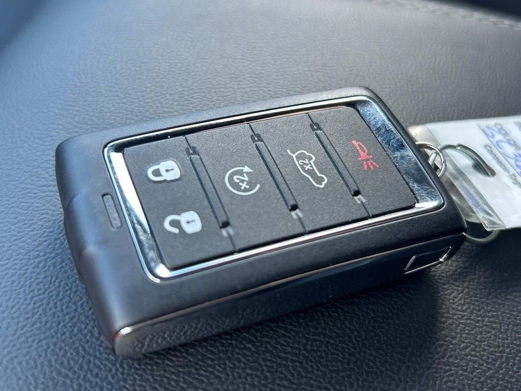 New 2025 Jeep Grand Cherokee Limited image 15