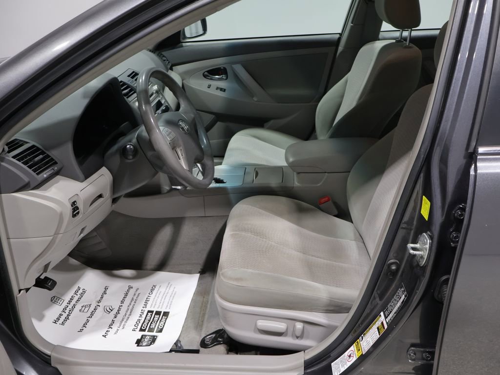 Used 2011 Toyota Camry LE w/ LE Extra-Value Pkg image 10