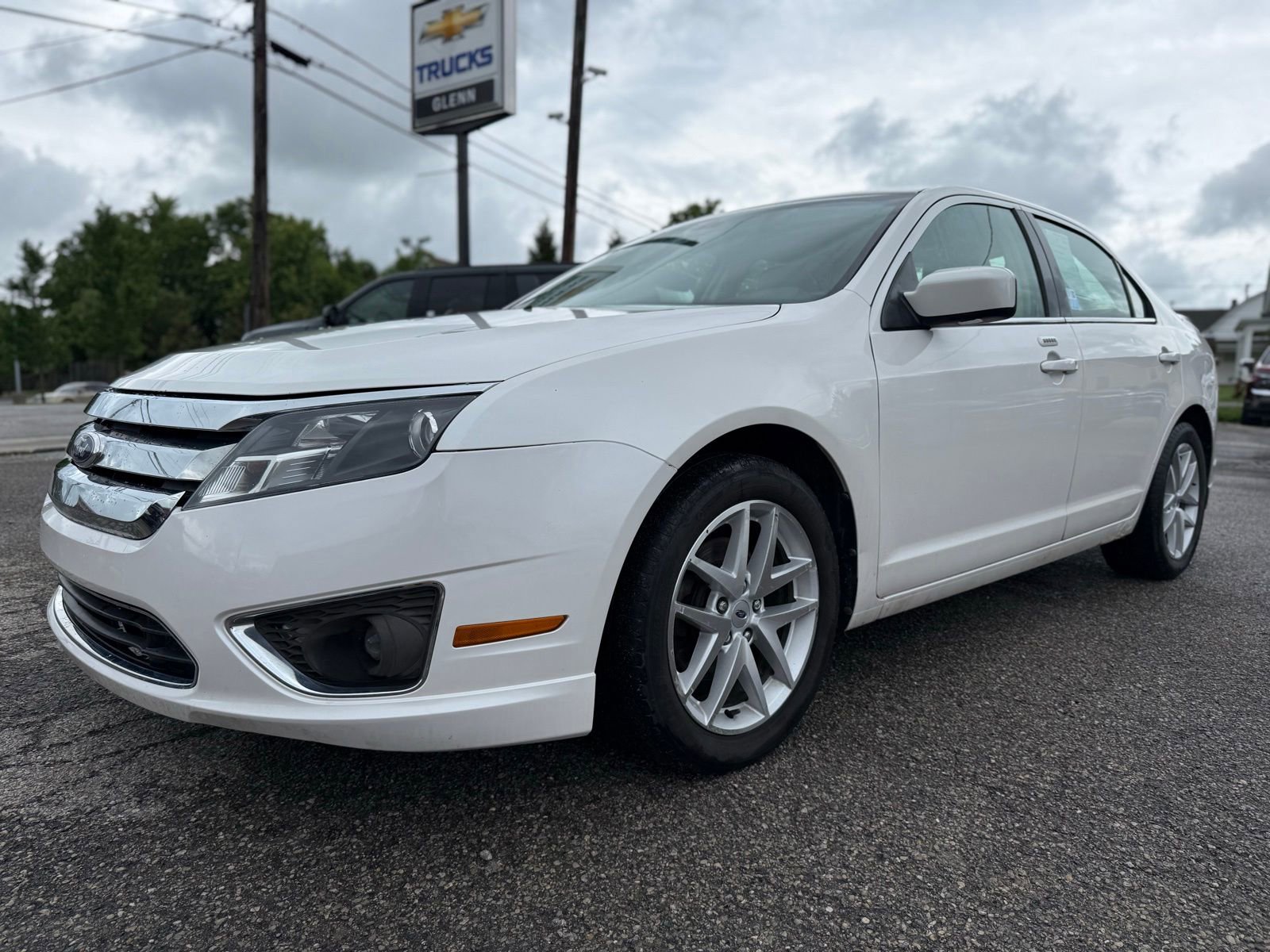 Used 2012 Ford Fusion SEL FWD image 2