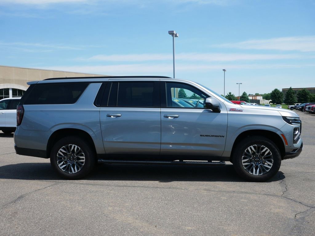 Used 2025 Chevrolet Suburban Z71 AWD/4WD image 11