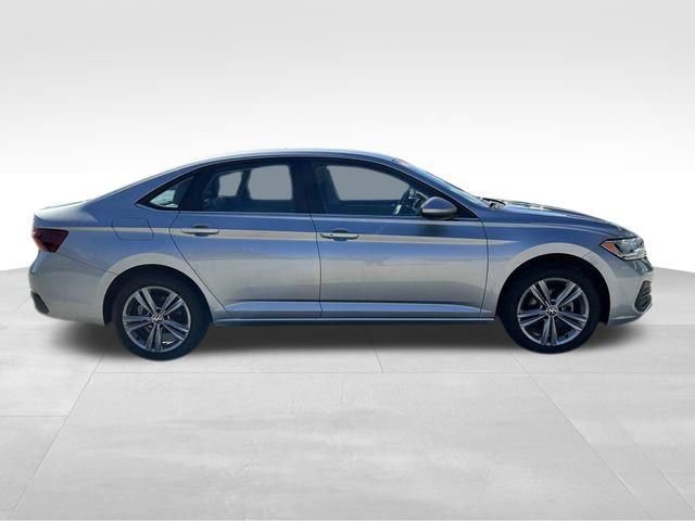 Used 2022 Volkswagen Jetta SE image 12