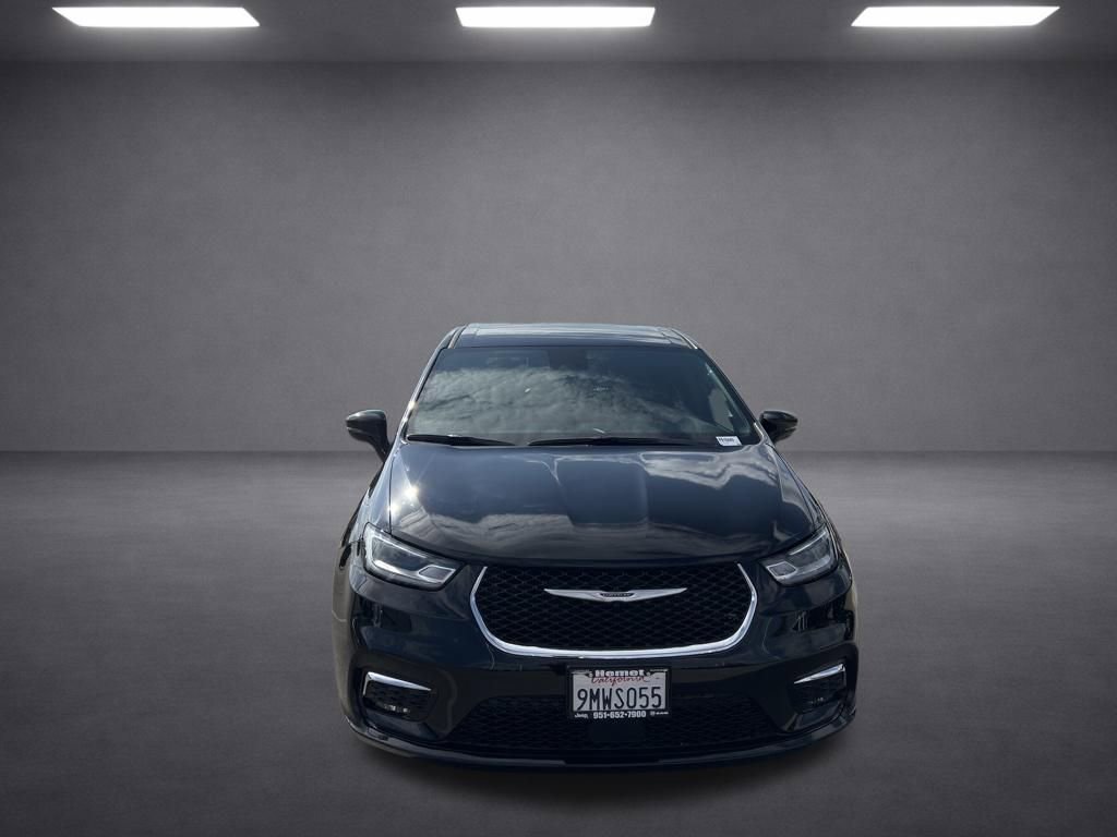 Used 2024 Chrysler Pacifica Touring FWD image 4