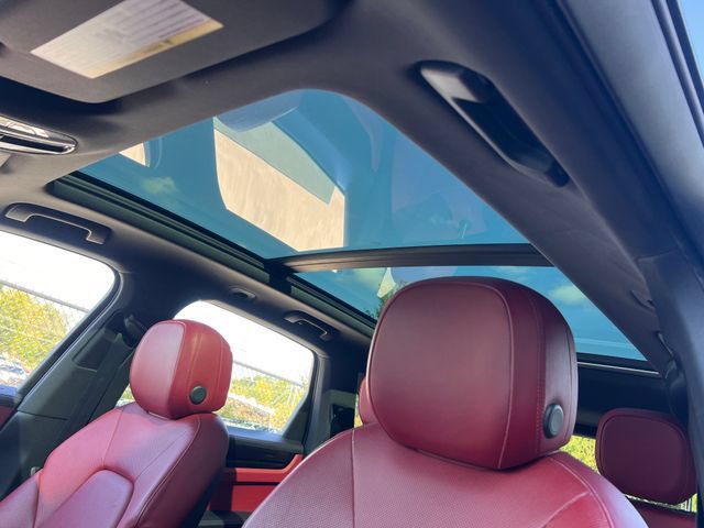 Used 2022 Porsche Cayenne AWD/4WD image 35