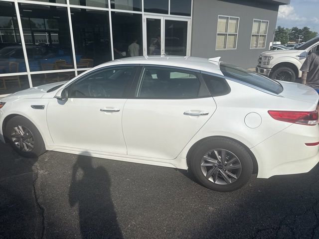 Used 2020 Kia Optima LX image 32