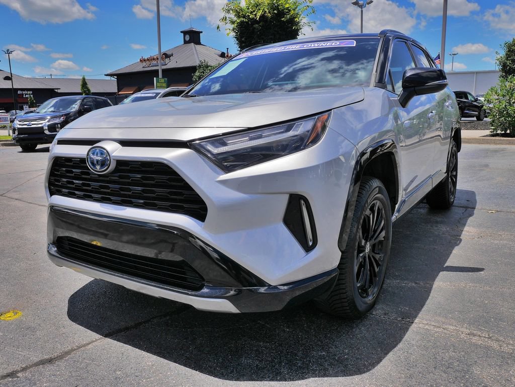 Used 2022 Toyota RAV4 XSE AWD/4WD image 3