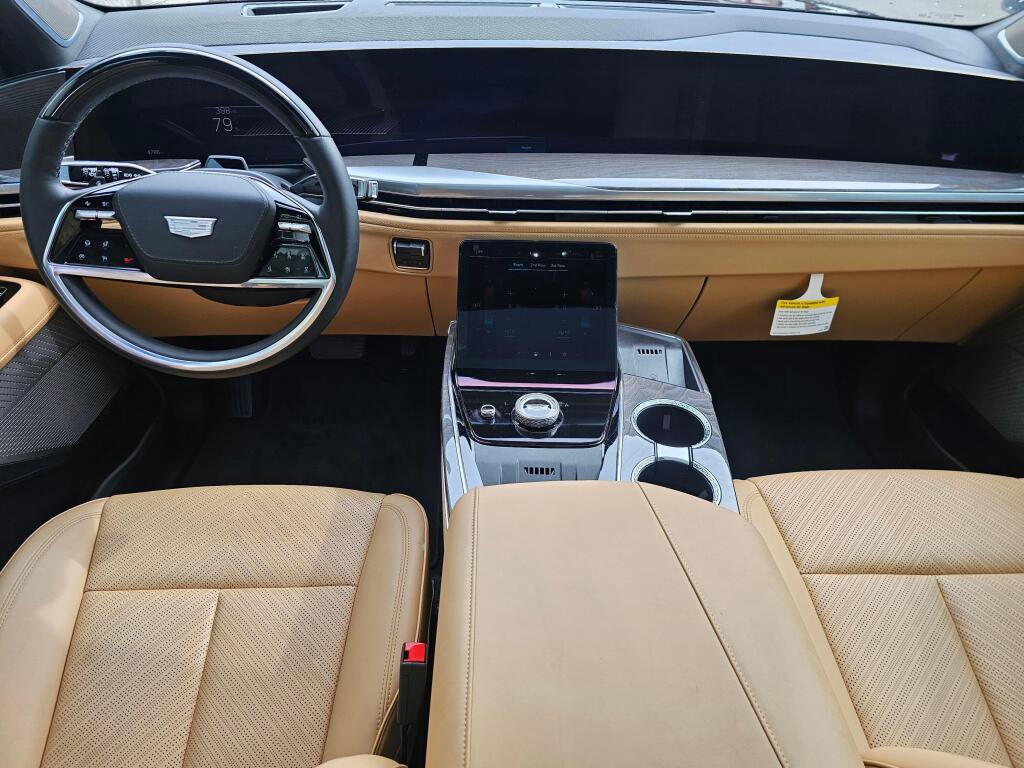 Used 2025 Cadillac Escalade IQ Luxury 2 image 24