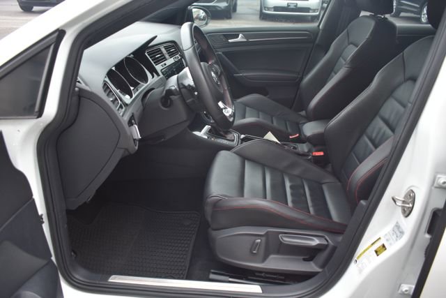 Used 2018 Volkswagen GTI SE w/ SE Leather Package image 16