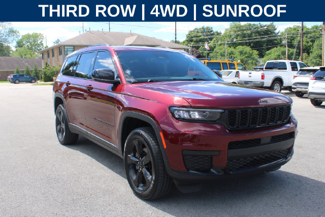 Used 2023 Jeep Grand Cherokee L Laredo AWD/4WD image 2