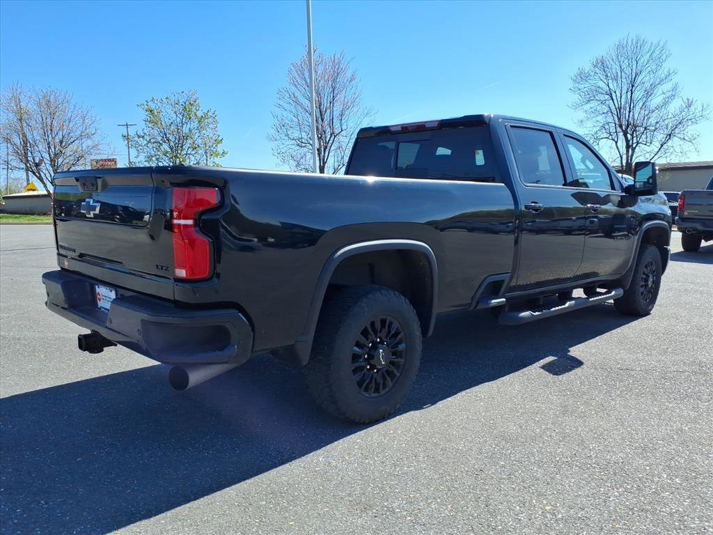 Used 2024 Chevrolet Silverado 2500 LTZ w/ LTZ Plus Package image 4