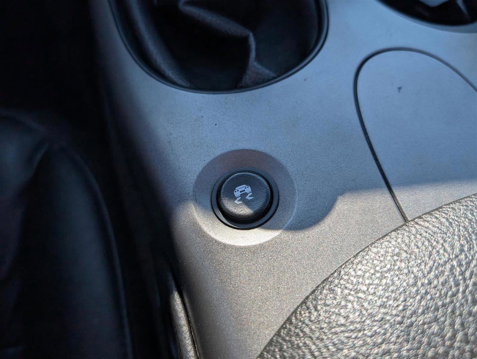 Used 2006 Chevrolet Corvette Convertible w/ Preferred Equipment Group image 22