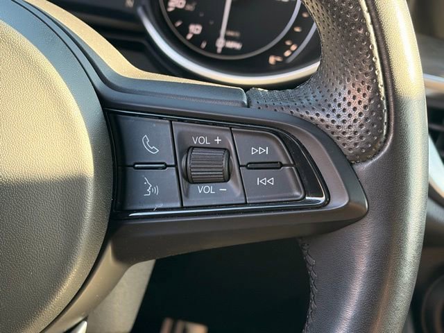Used 2023 Alfa Romeo Stelvio Ti AWD/4WD image 13