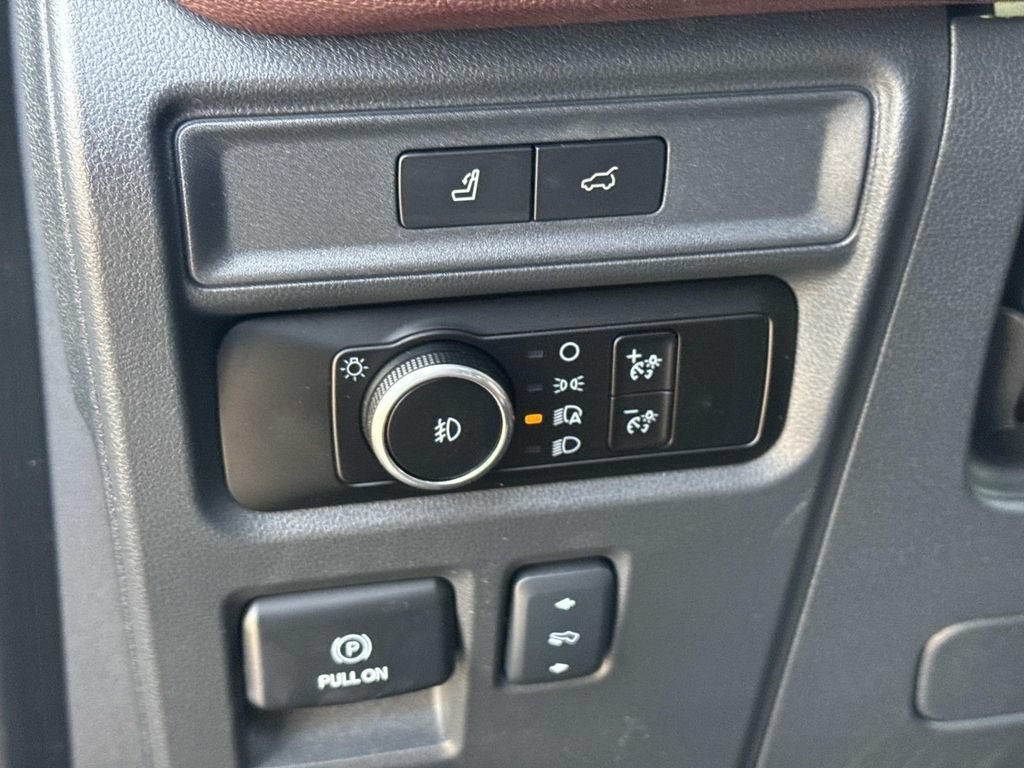 Used 2024 Ford Expedition Limited RWD image 23