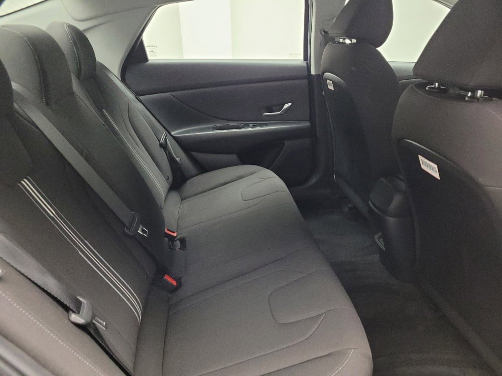 Used 2024 Hyundai Elantra SEL FWD image 19