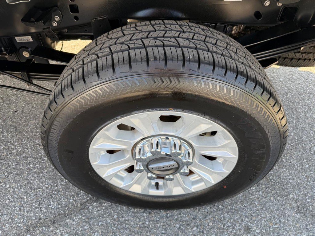 Used 2021 Ford F350 XLT w/ XLT Value Package image 40