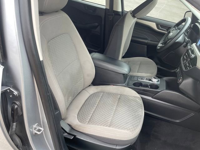 Used 2022 Ford Escape SE image 48