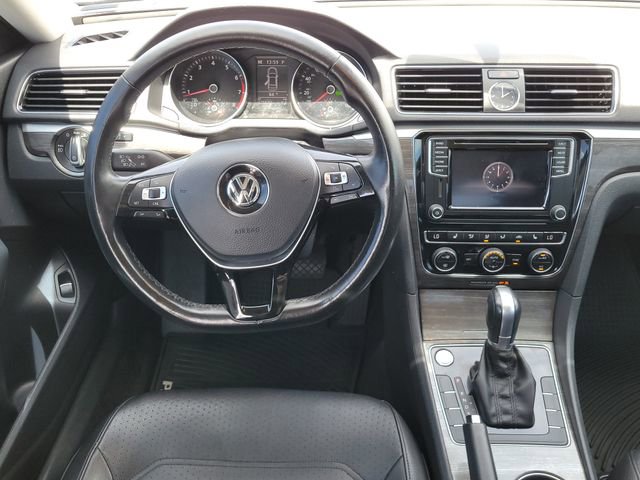 Used 2017 Volkswagen Passat 1.8T SE w/ SE Lighting Package FWD image 9