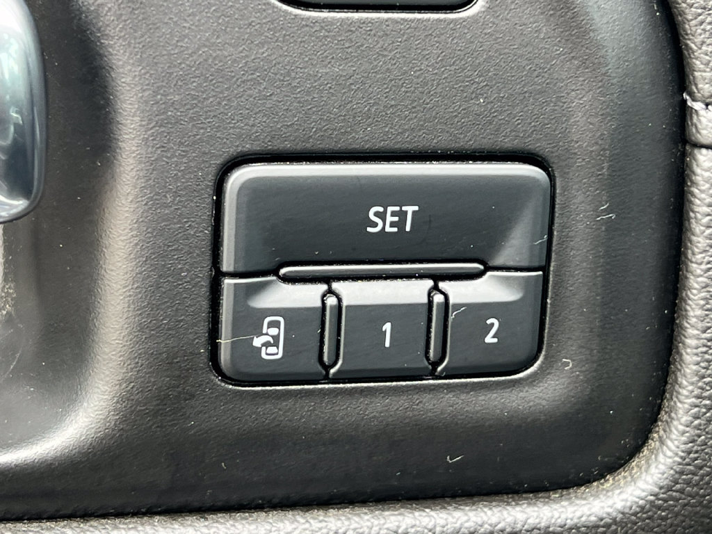 Used 2022 Chevrolet Silverado 1500 High Country AWD/4WD image 27
