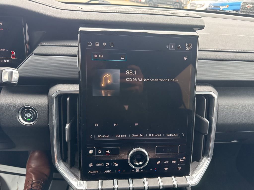 Certified 2024 GMC Acadia Elevation w/ Luxury Package image 24