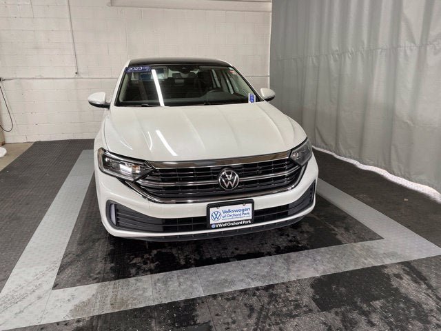 Certified 2023 Volkswagen Jetta SEL FWD image 2