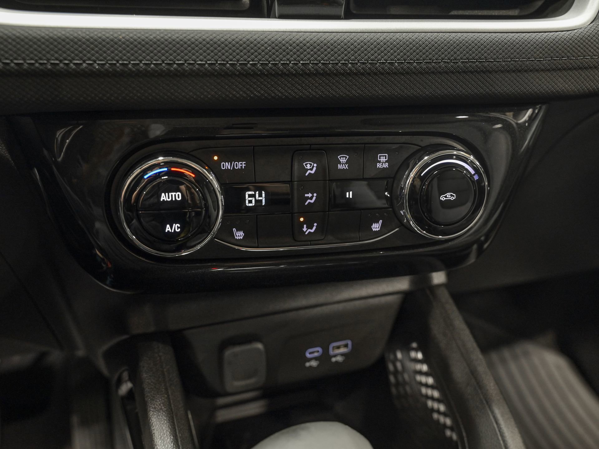 Used 2025 Chevrolet TrailBlazer LT w/ Convenience Package AWD/4WD image 23