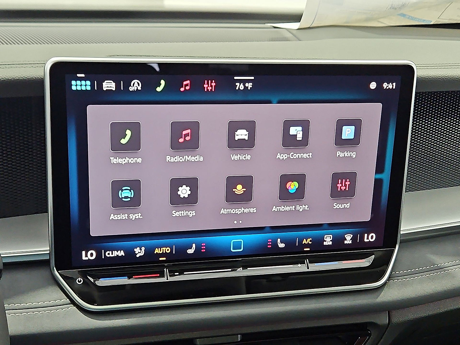 New 2026 Volkswagen Tiguan SE FWD image 20