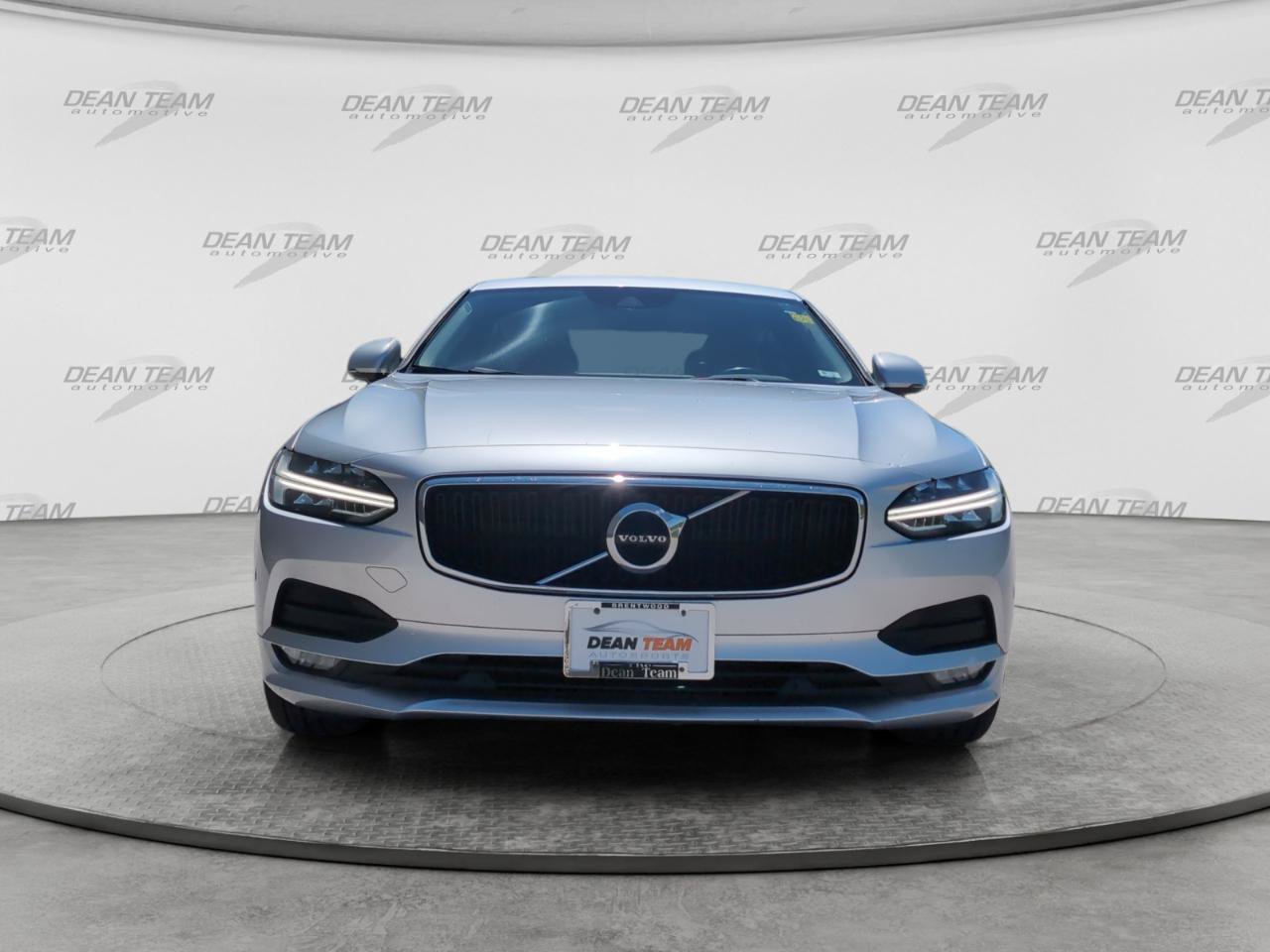 Used 2017 Volvo S90 T6 Momentum w/ Climate Package AWD/4WD image 3