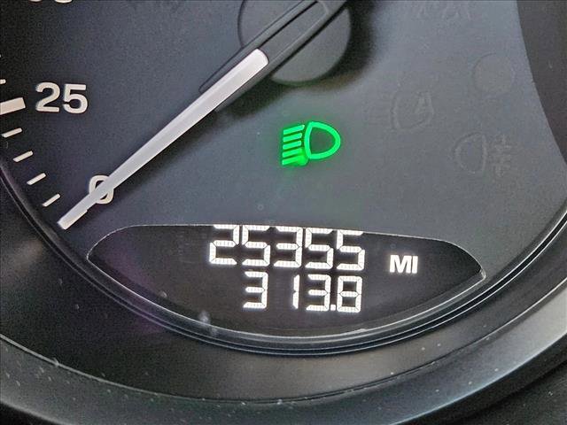 Used 2023 Porsche Macan Turbo image 11