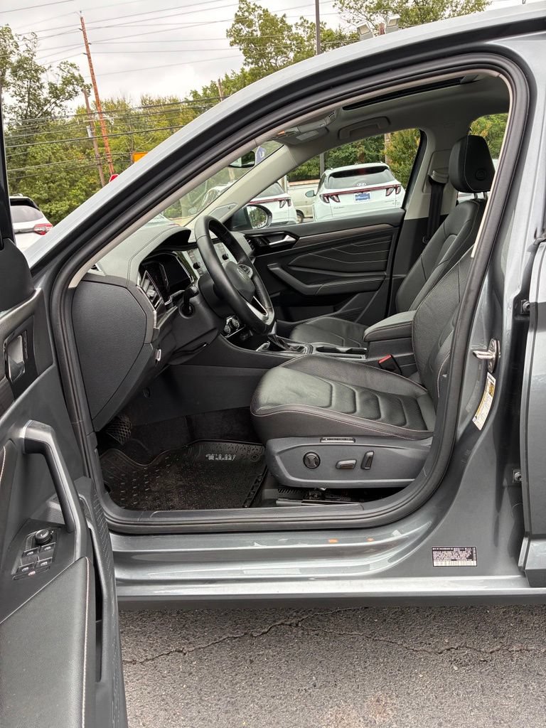 Used 2024 Volkswagen Jetta SEL FWD image 23