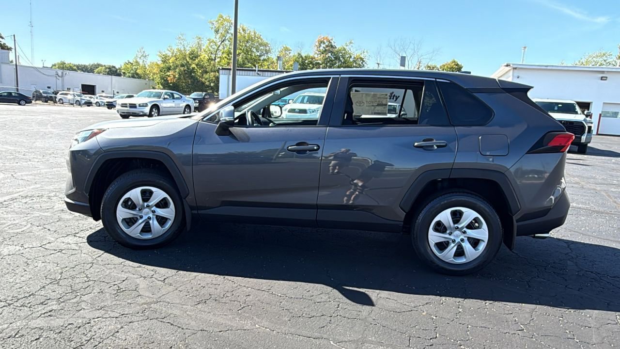 New 2025 Toyota RAV4 LE image 4