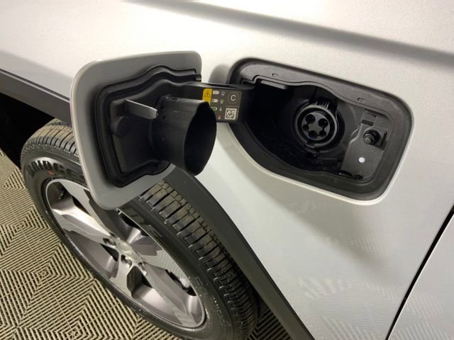 Used 2024 Jeep Grand Cherokee Limited 4xe w/ Luxury Tech Group II image 17