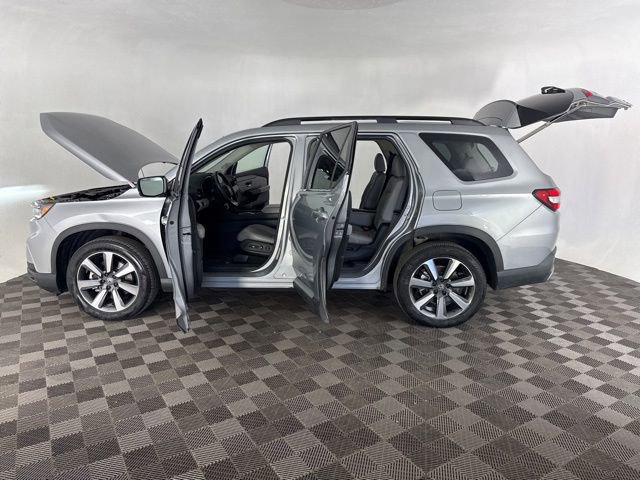 Certified 2023 Honda Pilot Touring image 12