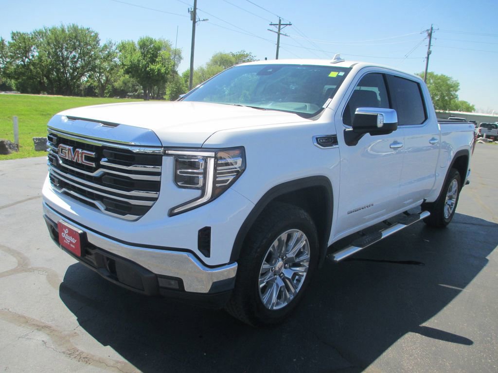 Used 2022 GMC Sierra 1500 SLT AWD/4WD image 10