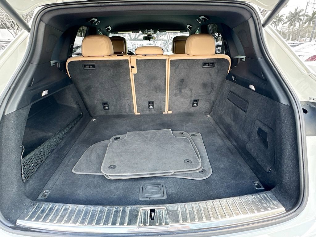 Used 2019 Porsche Cayenne Base image 27