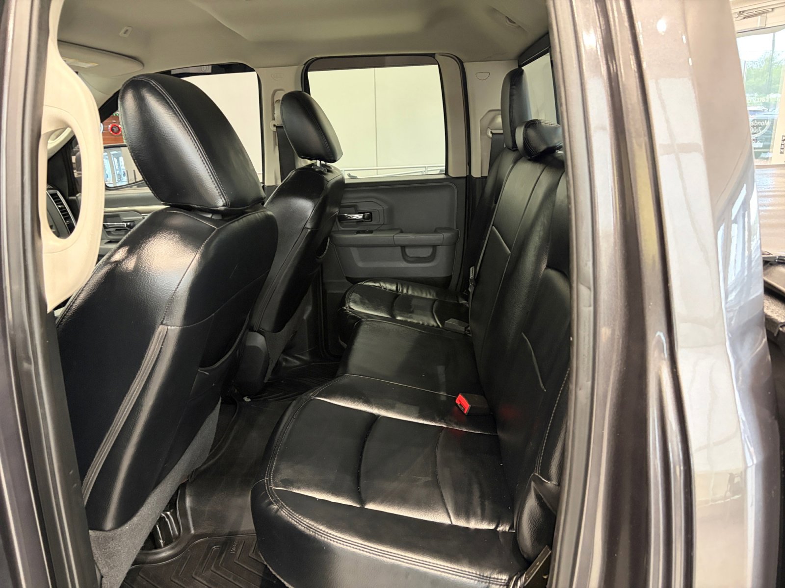 Used 2017 RAM 1500 Classic SLT AWD/4WD image 17