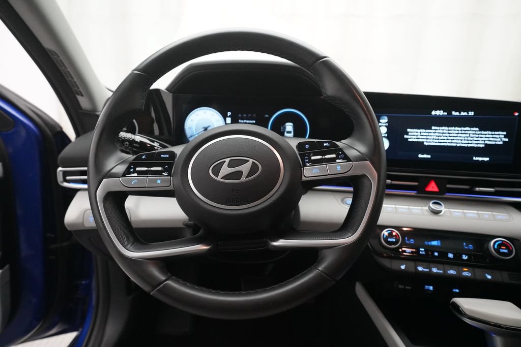 Used 2024 Hyundai Elantra Limited FWD image 4