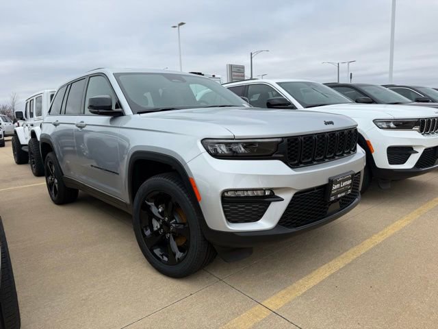 New 2025 Jeep Grand Cherokee Limited w/ Black Appearance Package image 1