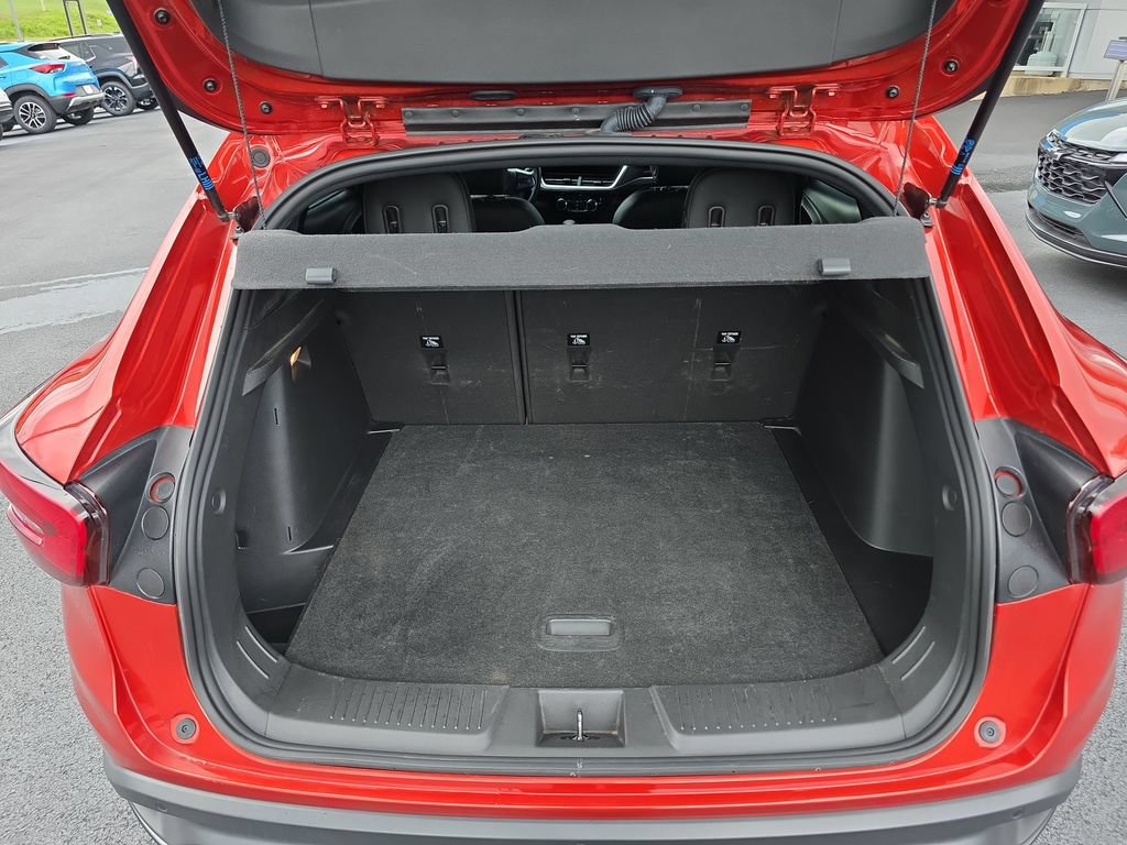 Used 2024 Chevrolet Trax RS w/ Sunroof Package FWD image 13