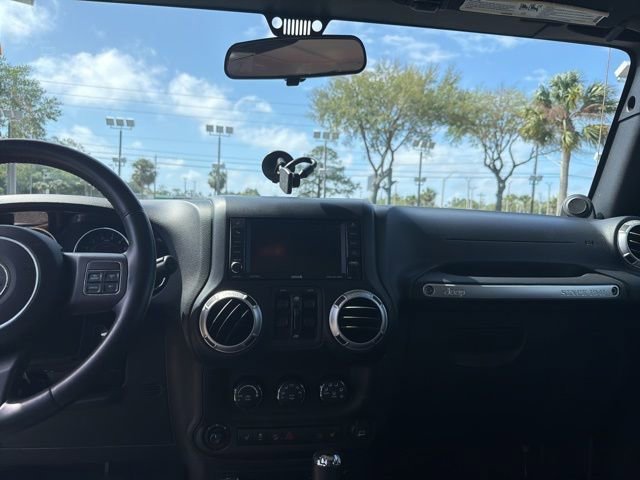 Used 2012 Jeep Wrangler Unlimited Sahara w/ Connectivity Group AWD/4WD image 9