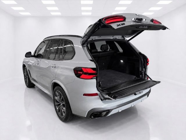 Used 2024 BMW X5 xDrive40i w/ M Sport Package AWD/4WD image 9