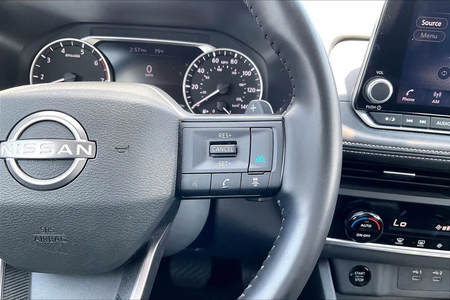 Used 2025 Nissan Rogue SV AWD/4WD image 24
