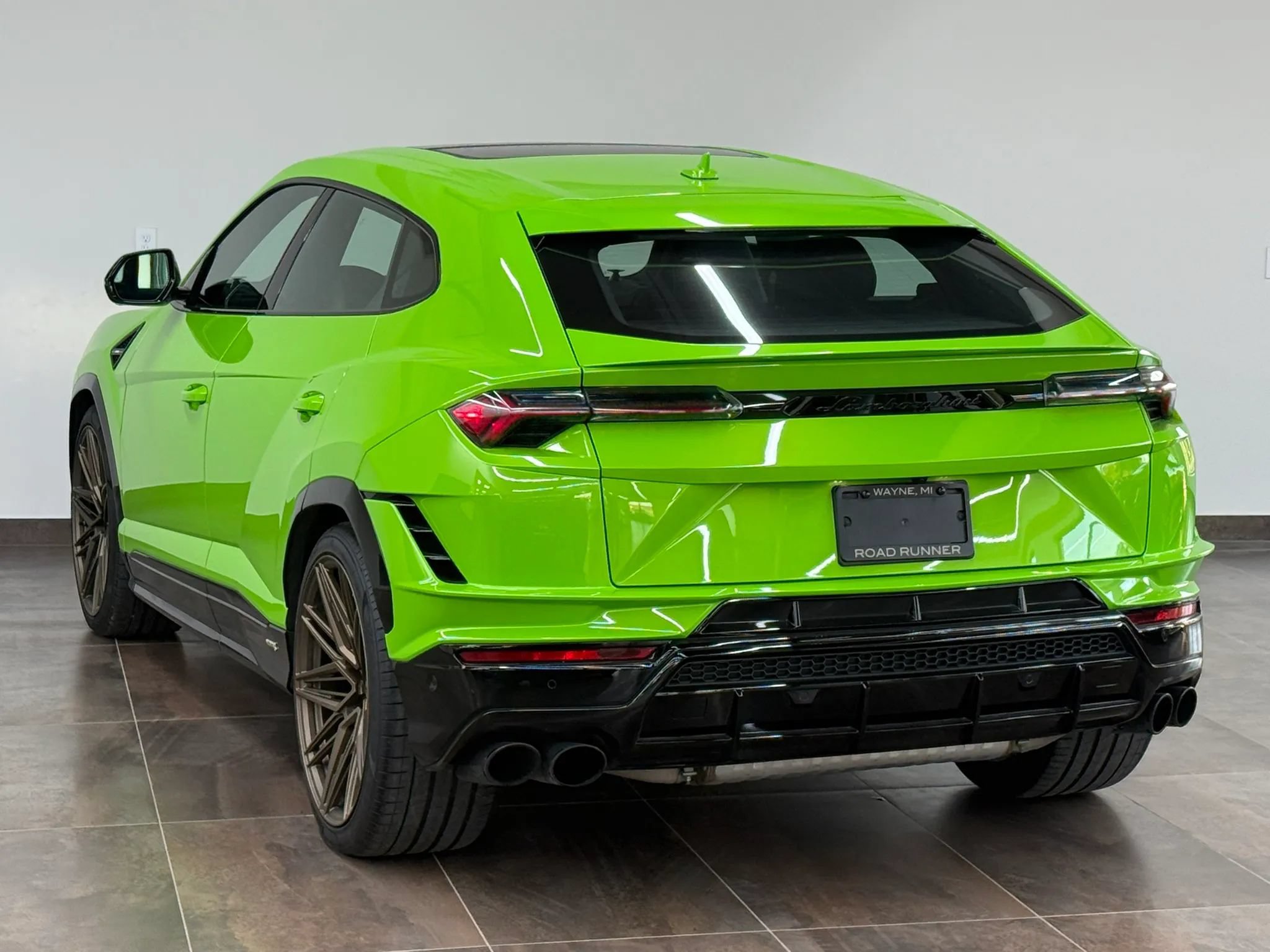 Used 2023 Lamborghini Urus S AWD/4WD image 7