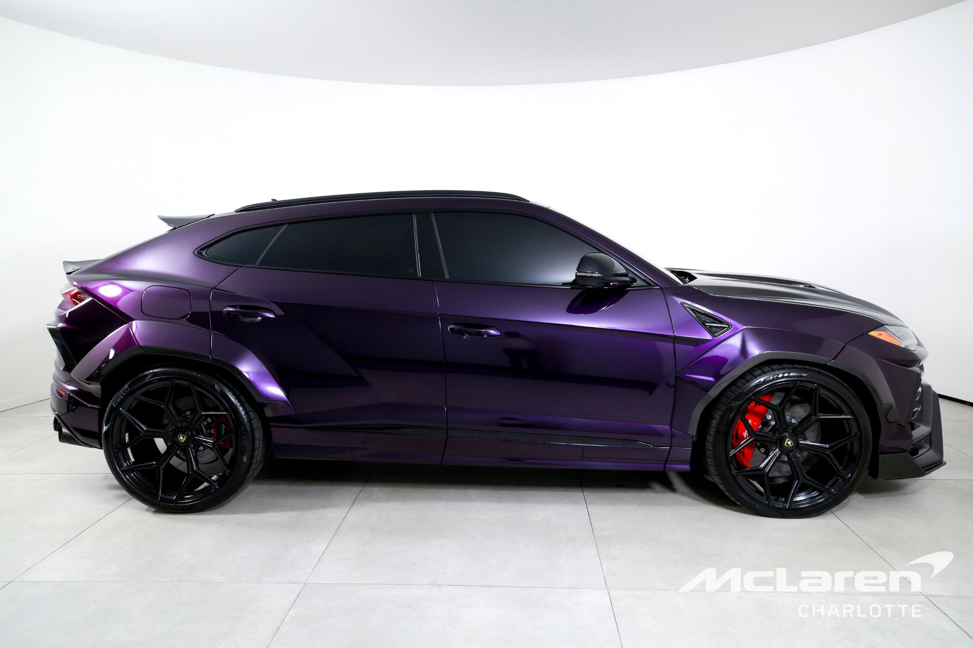 Used 2019 Lamborghini Urus image 9