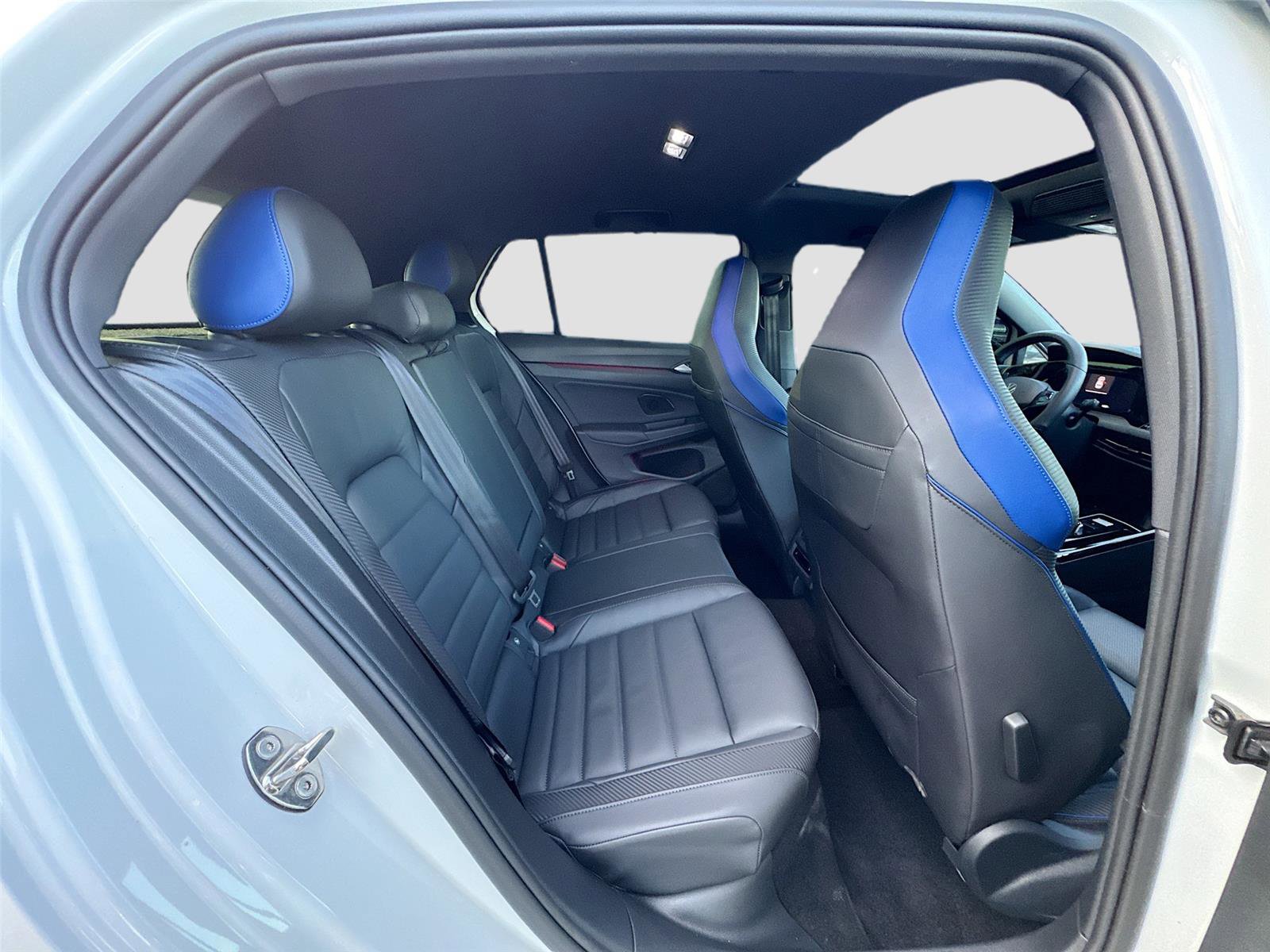 Used 2024 Volkswagen Golf R image 26