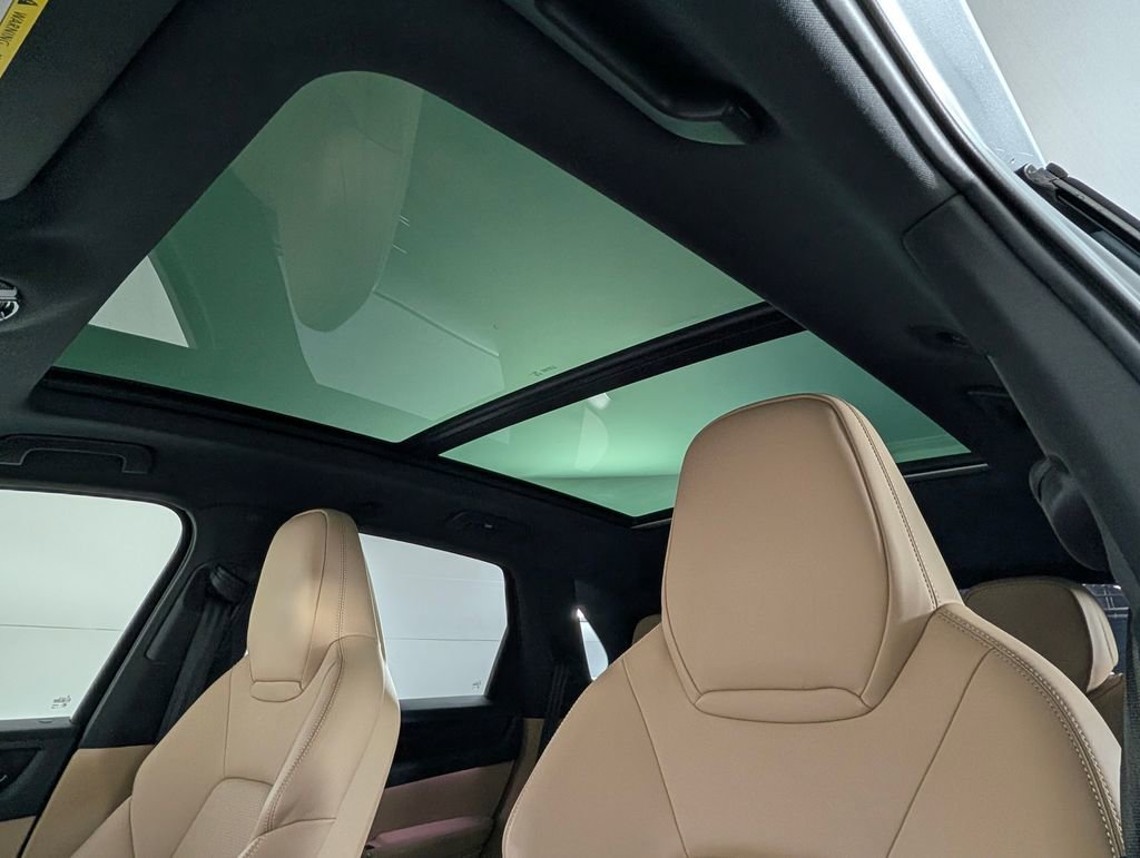 Certified 2023 Porsche Cayenne Platinum Edition image 29