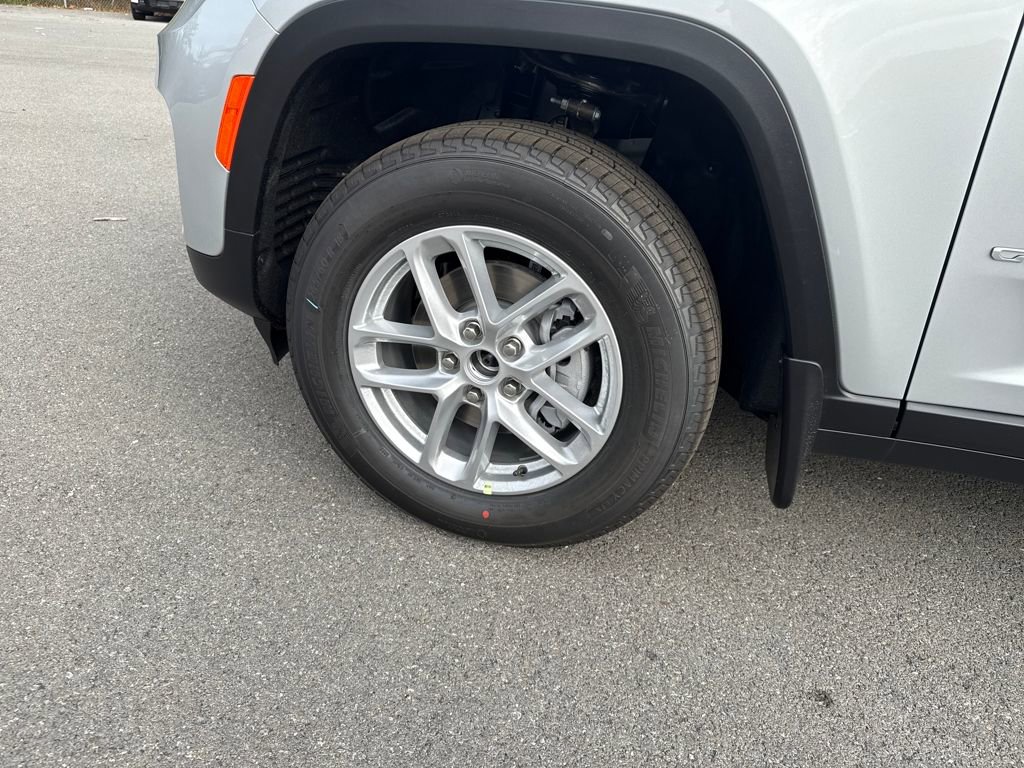 New 2025 Jeep Grand Cherokee Laredo X w/ Trailer Tow Package image 25