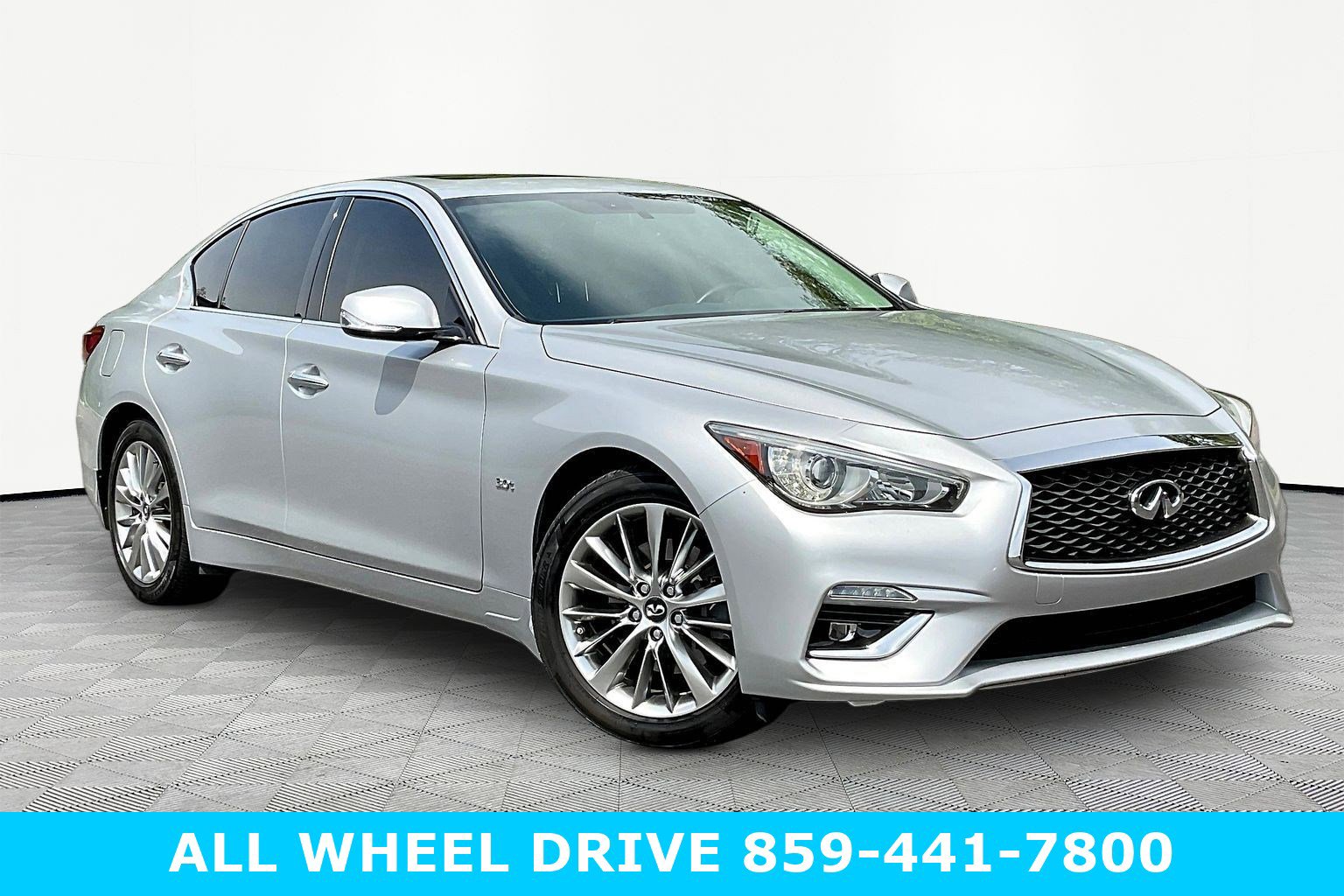 Used 2018 INFINITI Q50 Luxe w/ Essential Package (3.0T Luxe) AWD/4WD image 3