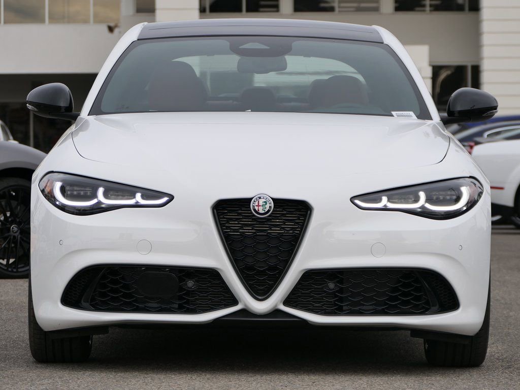 New 2025 Alfa Romeo Giulia AWD image 9