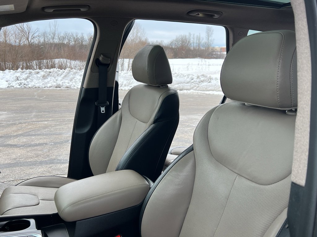 Used 2019 Hyundai Santa Fe AWD image 18